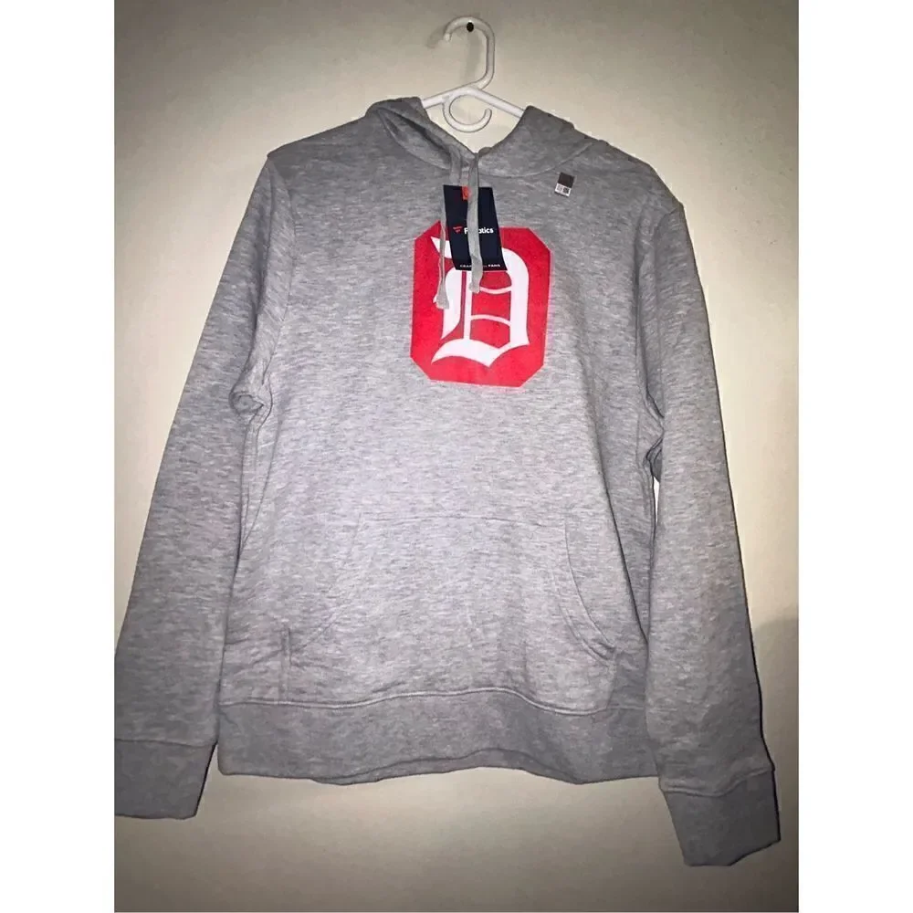 NWT fanactics Duquesne Dukes hoodie size meduim